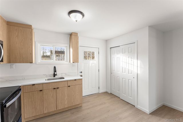 818 Meade Avenue, Bellport, NY 11713