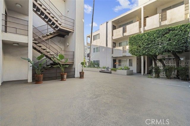 4445 Cartwright Avenue 106, Toluca Lake (los Angeles), CA 91602