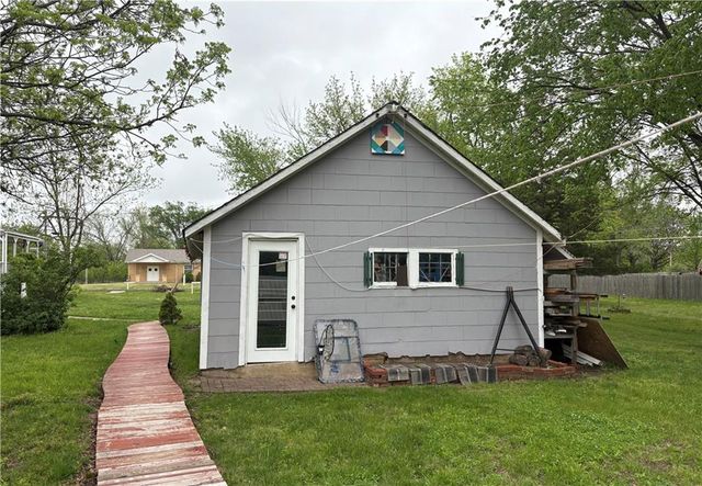 507 W Hale Street, Spring Hill, KS 66083