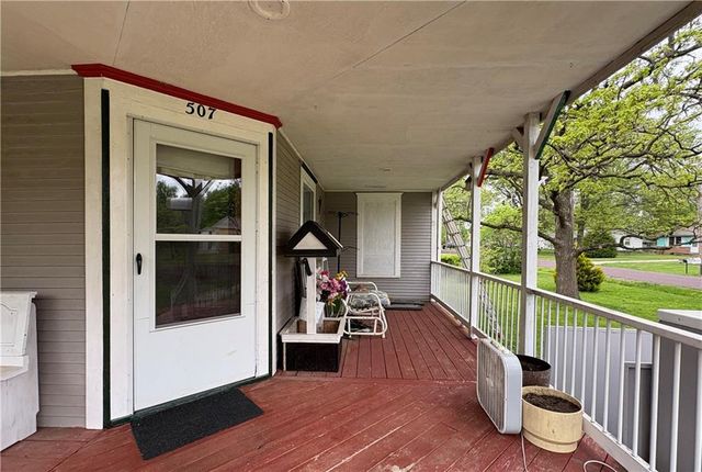 507 W Hale Street, Spring Hill, KS 66083