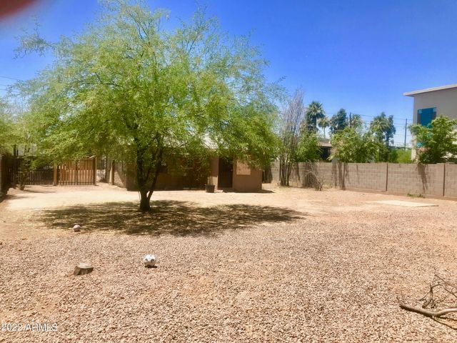 1210 E Highland Avenue, Phoenix, AZ 85014
