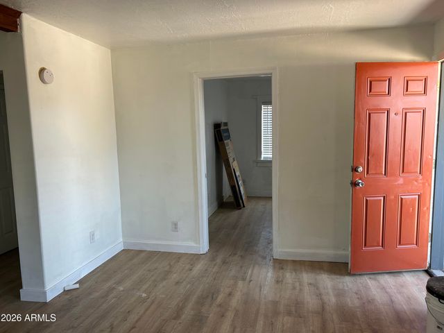 1210 E Highland Avenue, Phoenix, AZ 85014