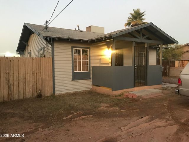 1210 E Highland Avenue, Phoenix, AZ 85014