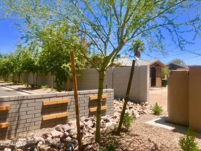 1210 E Highland Avenue, Phoenix, AZ 85014