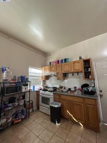 505 Nevin Ave, Richmond, CA 94801