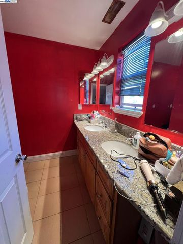 505 Nevin Ave, Richmond, CA 94801