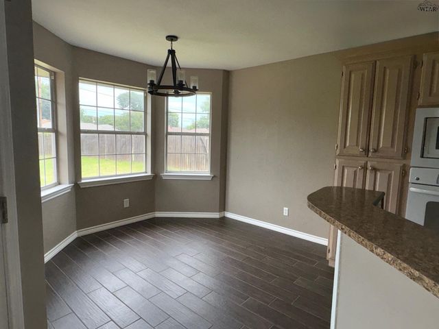 1213 PARLIAMENT STREET, Burkburnett, TX 76354
