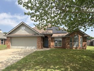 1213 PARLIAMENT STREET, Burkburnett, TX 76354