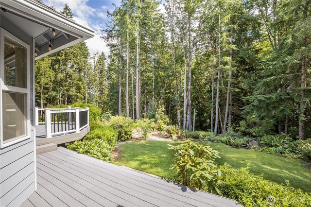 36202 249th Avenue SE, Enumclaw, WA 98022