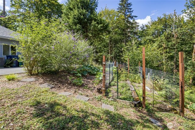 36202 249th Avenue SE, Enumclaw, WA 98022