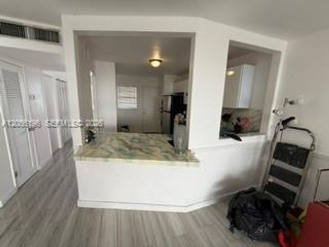 1770 NE 191st St 808-1, Miami, FL 33179