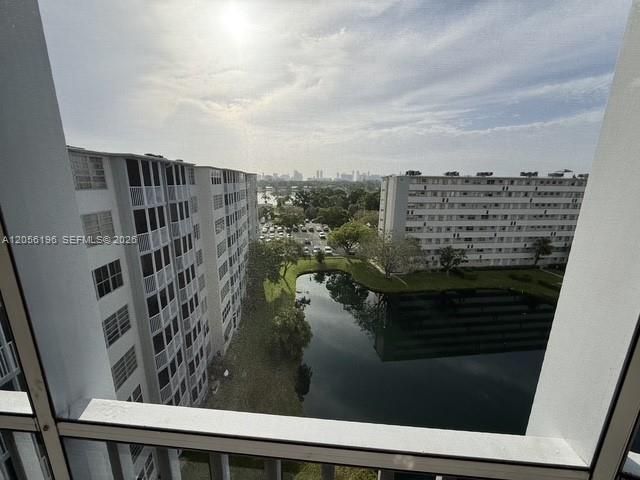 1770 NE 191st St 808-1, Miami, FL 33179