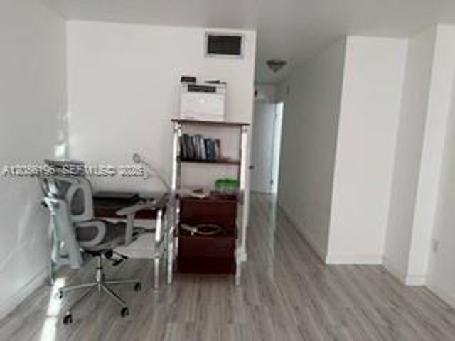 1770 NE 191st St 808-1, Miami, FL 33179