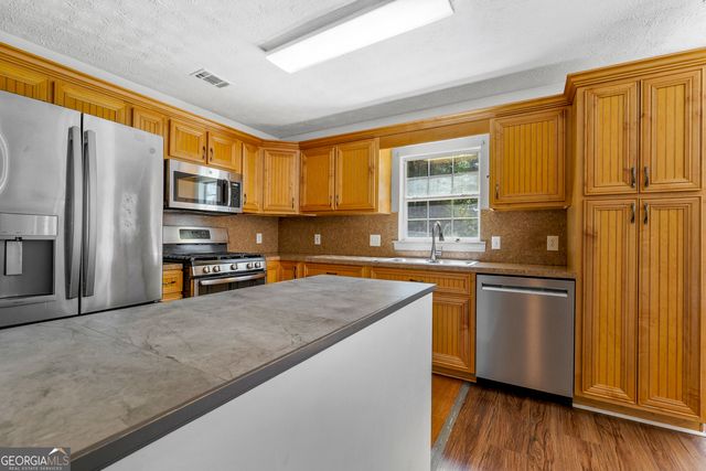 108 Nicki Court, Hampton, GA 30228