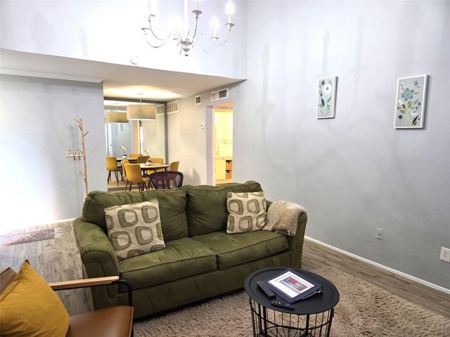 10053 Westpark Drive 326, Houston, TX 77042