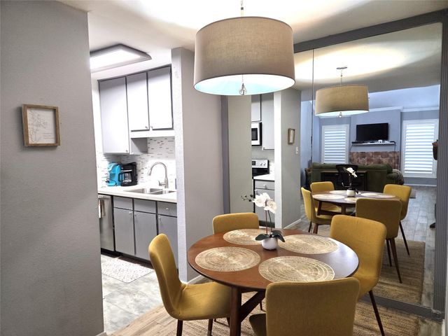 10053 Westpark Drive 326, Houston, TX 77042