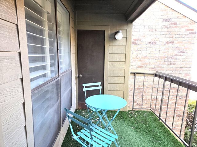 10053 Westpark Drive 326, Houston, TX 77042