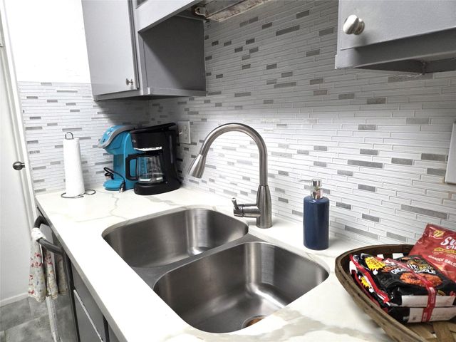 10053 Westpark Drive 326, Houston, TX 77042