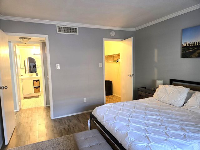 10053 Westpark Drive 326, Houston, TX 77042