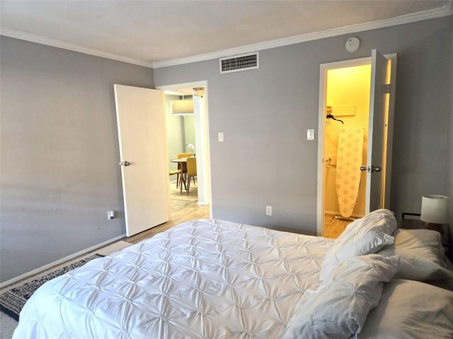 10053 Westpark Drive 326, Houston, TX 77042