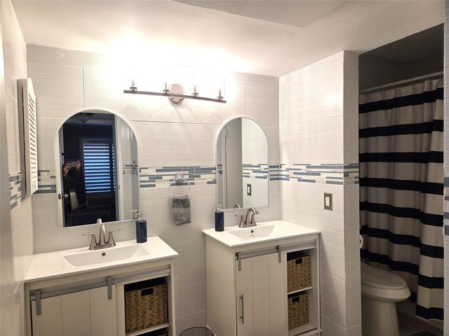 10053 Westpark Drive 326, Houston, TX 77042