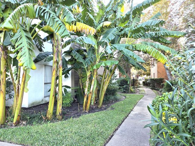 10053 Westpark Drive 326, Houston, TX 77042