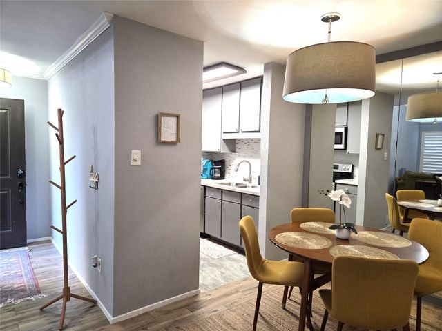 10053 Westpark Drive 326, Houston, TX 77042