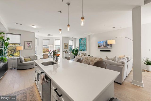475 New York Ave NW Unit 7, Washington, DC 20001