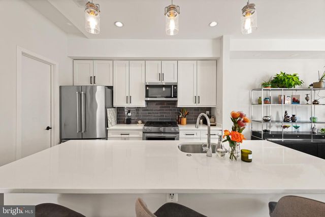 475 New York Ave NW Unit 7, Washington, DC 20001