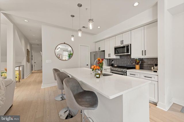475 New York Ave NW Unit 7, Washington, DC 20001
