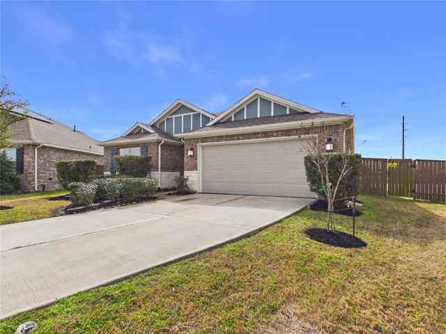 2002 Brisa Lane, Mont Belvieu, TX 77523