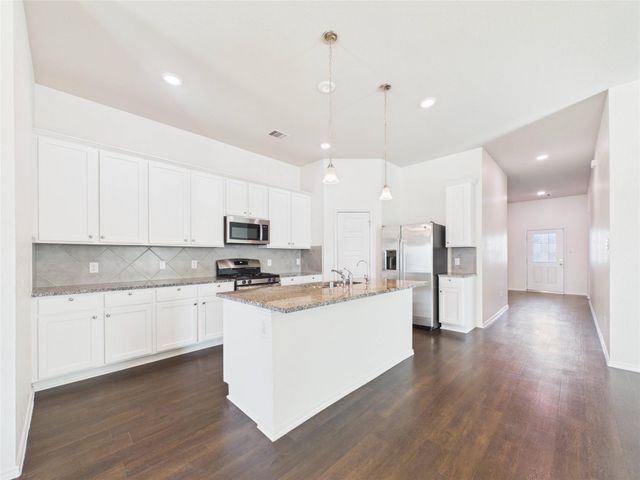 2002 Brisa Lane, Mont Belvieu, TX 77523