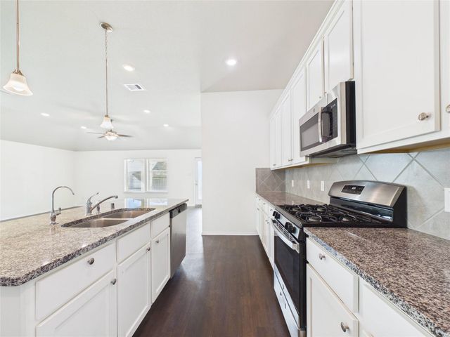 2002 Brisa Lane, Mont Belvieu, TX 77523