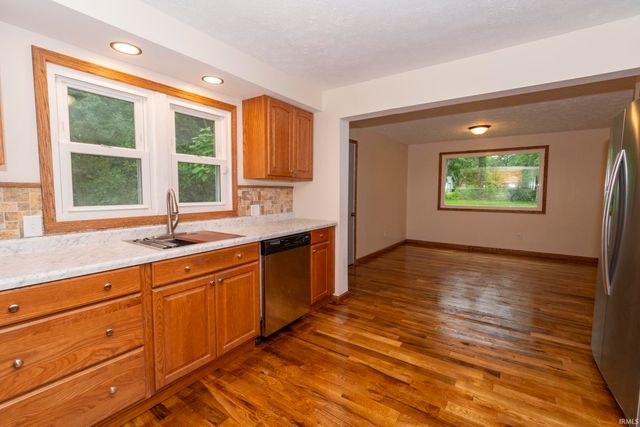 26490 Southport Drive, South Bend, IN 46628