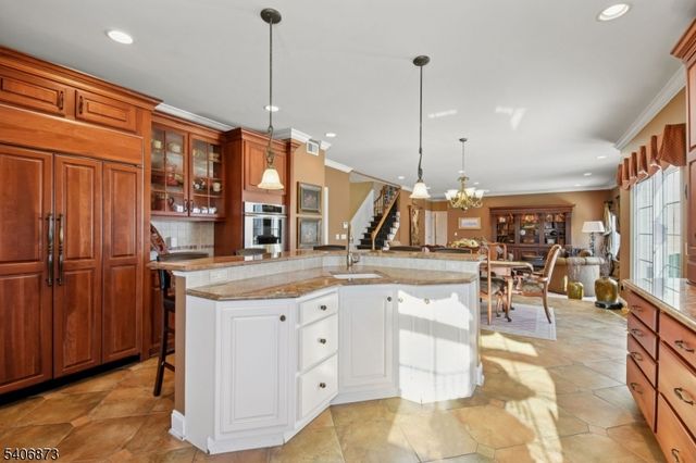 108 Hamilton Trl, Totowa Boro, NJ 07512