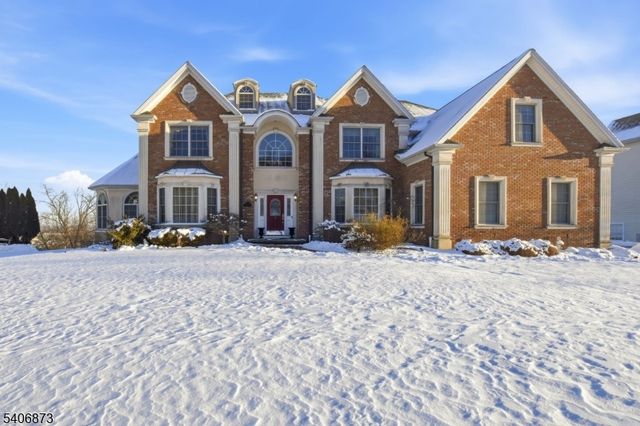 108 Hamilton Trl, Totowa Boro, NJ 07512