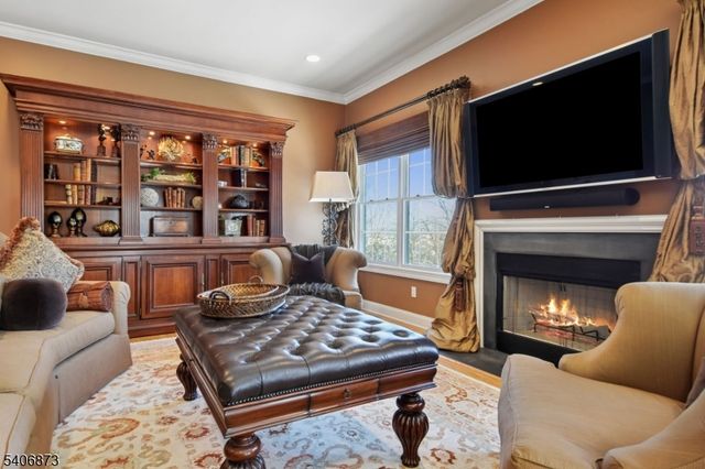 108 Hamilton Trl, Totowa Boro, NJ 07512