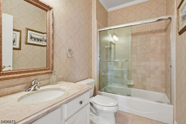 108 Hamilton Trl, Totowa Boro, NJ 07512