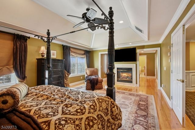 108 Hamilton Trl, Totowa Boro, NJ 07512