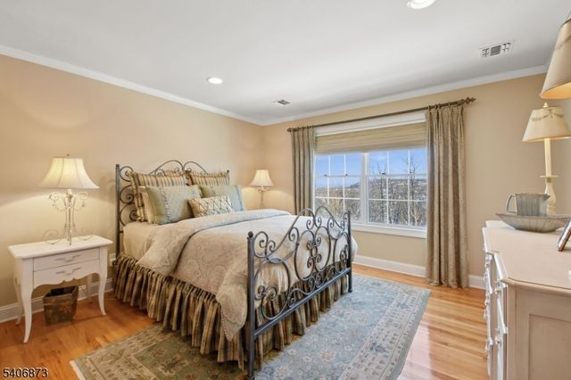 108 Hamilton Trl, Totowa Boro, NJ 07512