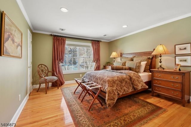 108 Hamilton Trl, Totowa Boro, NJ 07512