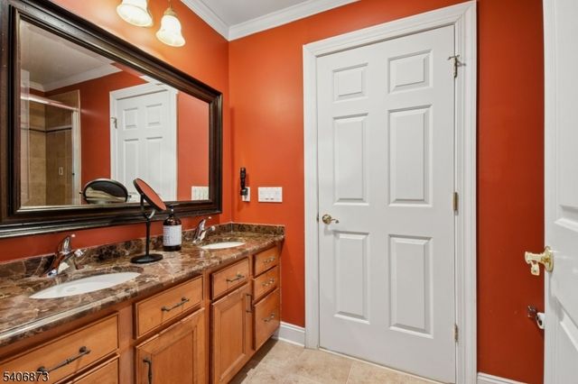 108 Hamilton Trl, Totowa Boro, NJ 07512