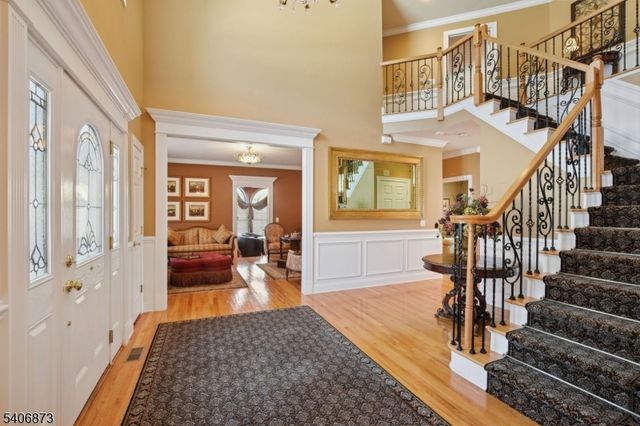 108 Hamilton Trl, Totowa Boro, NJ 07512