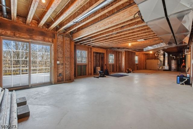 108 Hamilton Trl, Totowa Boro, NJ 07512