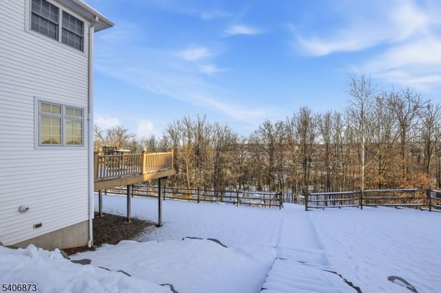 108 Hamilton Trl, Totowa Boro, NJ 07512