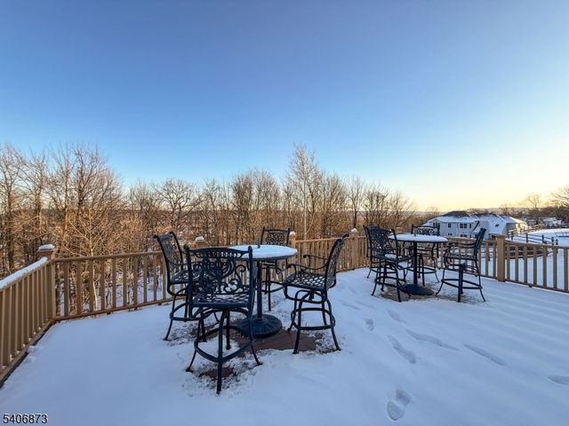 108 Hamilton Trl, Totowa Boro, NJ 07512