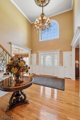 108 Hamilton Trl, Totowa Boro, NJ 07512