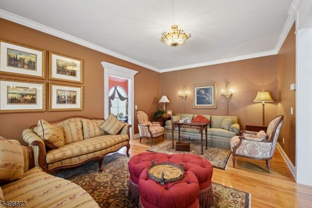 108 Hamilton Trl, Totowa Boro, NJ 07512