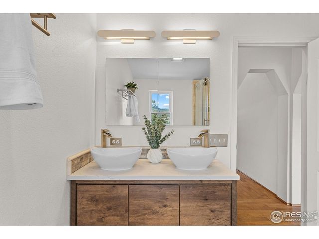 880 Hummer Dr, Nederland, CO 80466