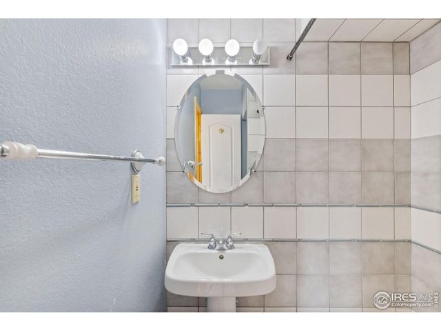 880 Hummer Dr, Nederland, CO 80466